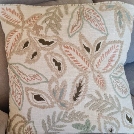 cojin bordado floral decorativo estilo natural