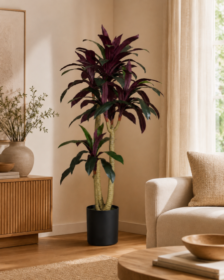 Drácena artificial real touch de 155 cm decorando un salón cálido y elegante